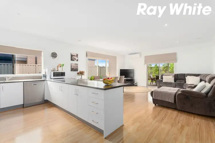 Fifth view of Homely house listing, 5 Hood Place, Pakenham VIC 3810
