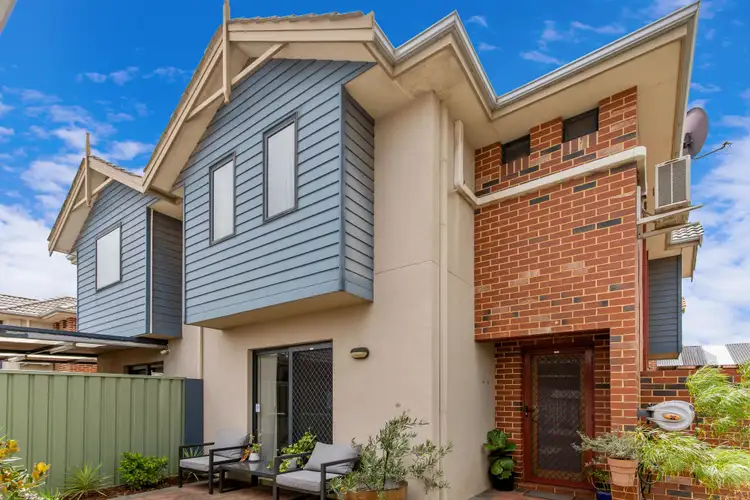 11/40 Hollins Bend, Madeley WA 6065