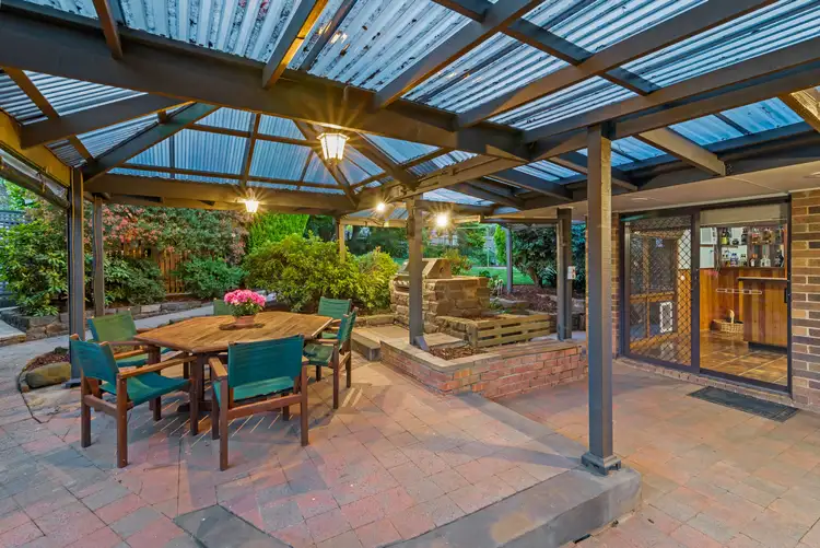 6 Sunburst Court, Mooroolbark VIC 3138