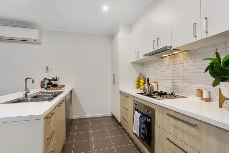 Second view of Homely house listing, 5 Peppermint Row, Officer VIC 3809