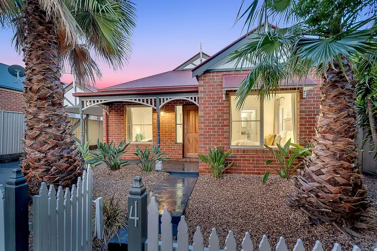 4 Mittagong Rise, Craigieburn VIC 3064