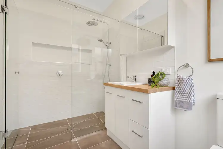 Sixth view of Homely house listing, 4 Mittagong Rise, Craigieburn VIC 3064