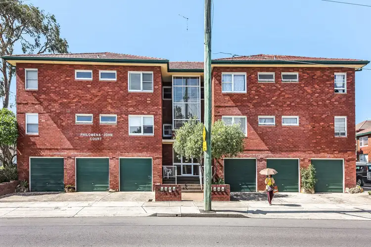 2/174 Broadarrow Road, Riverwood NSW 2210