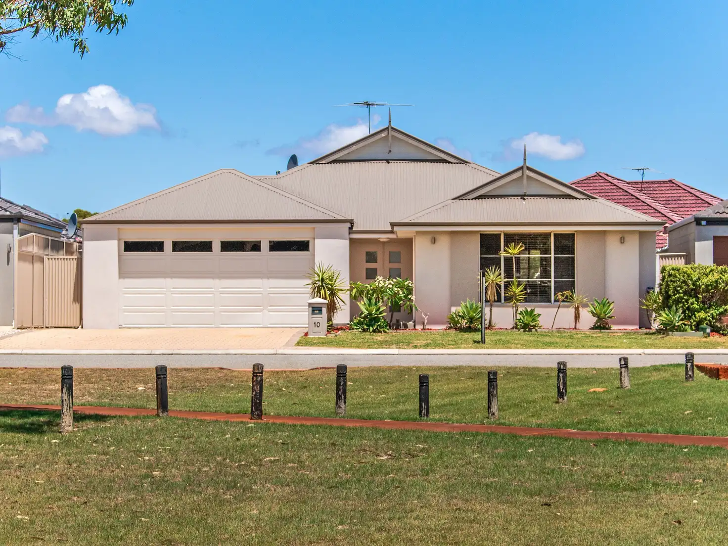 Main view of Homely house listing, 10 Hayeswater Circuit, Waikiki WA 6169