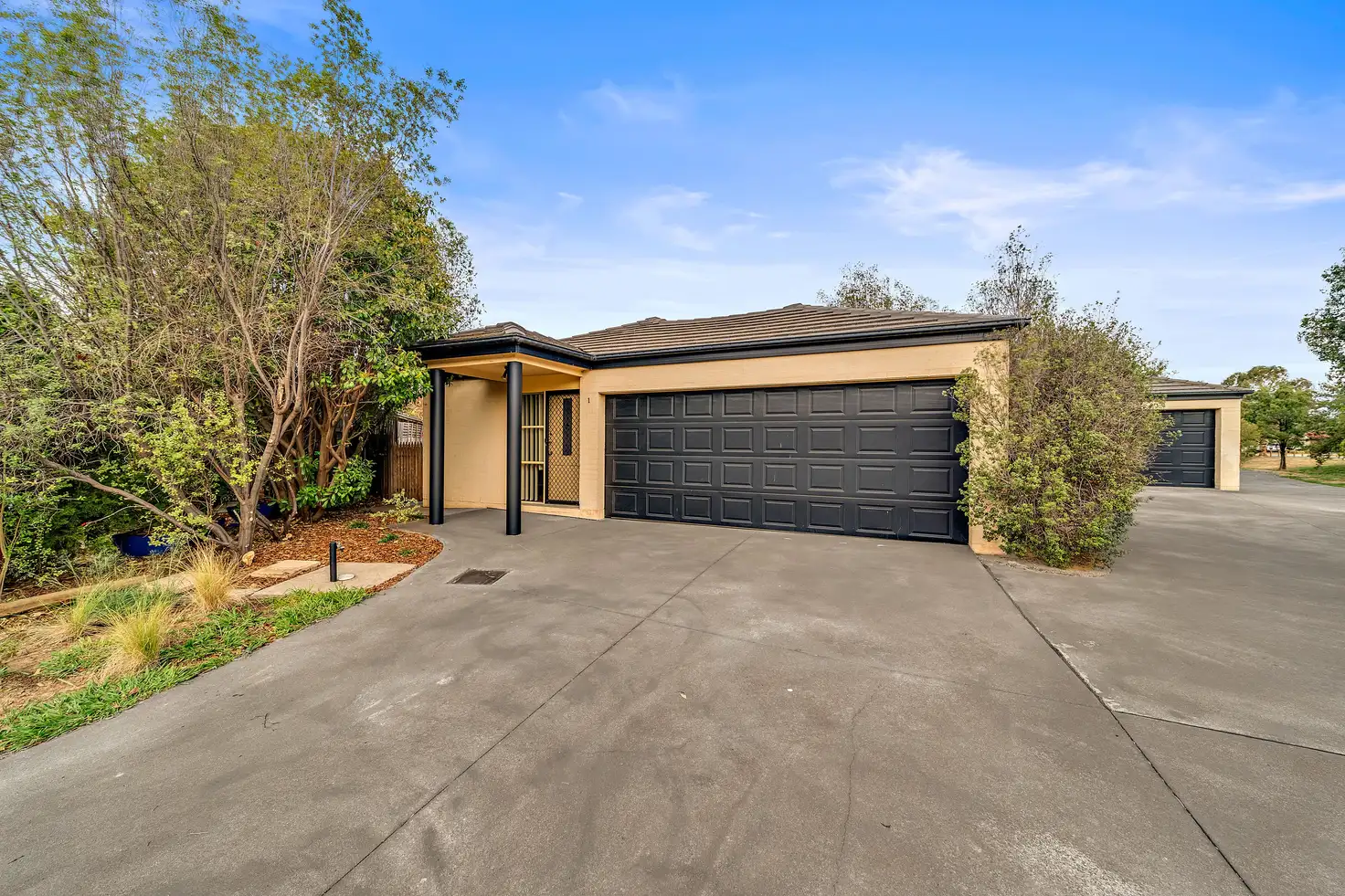 Main view of Homely townhouse listing, 1/7 Cato Place, Dunlop ACT 2615