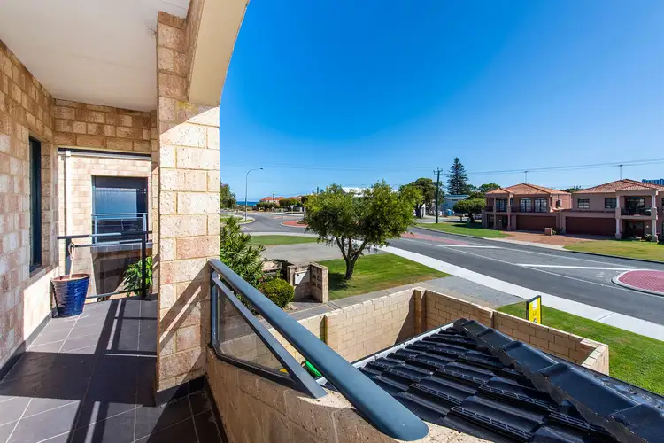 3/7 Victoria Street, Rockingham WA 6168