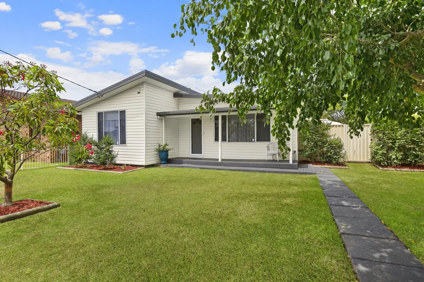 Main view of Homely house listing, 33 Kathleen White Crescent, Killarney Vale NSW 2261