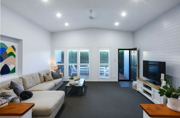 1/24 Harley Street, Labrador QLD 4215