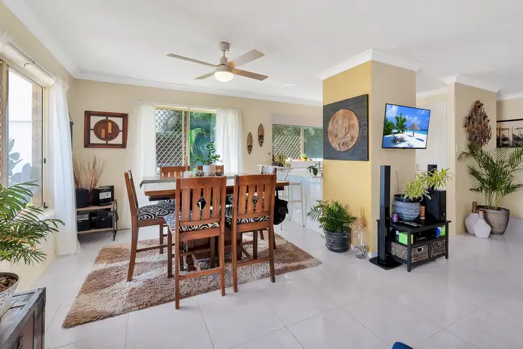 4/10 Brisbane Road, Labrador QLD 4215