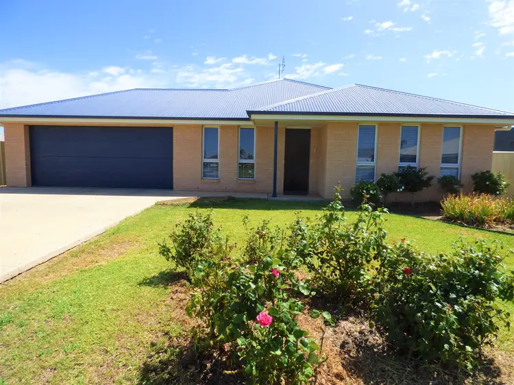 8 Yasmine Court, Forbes NSW 2871