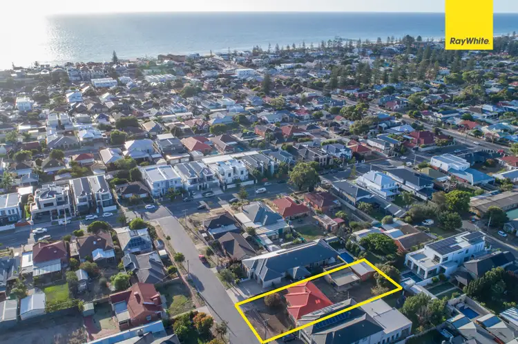 4 Henley Avenue, Henley Beach SA 5022