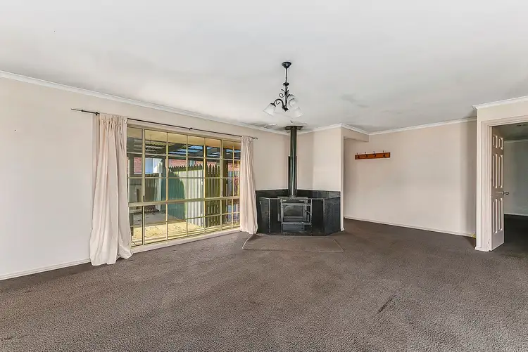 Fifth view of Homely house listing, 10 Olinda Court, Mount Gambier SA 5290