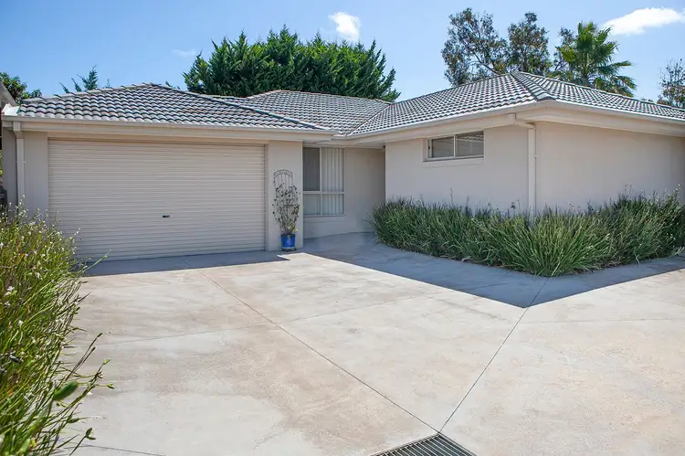 2/16 Station Street, Somerville VIC 3912