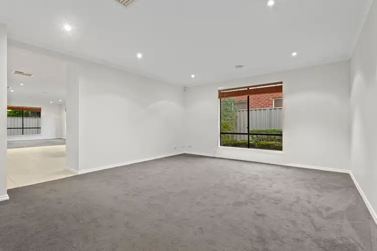Fifth view of Homely house listing, 15 Parramatta Walk, Craigieburn VIC 3064