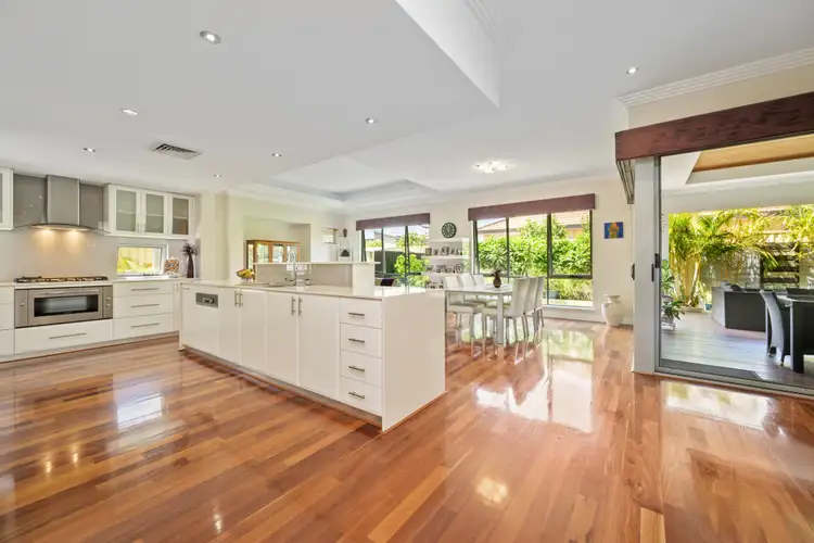 7 Risana Close, Madeley WA 6065