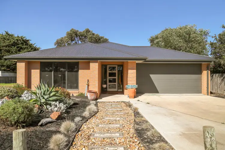 21 Phillip Island Road, Sunderland Bay VIC 3922