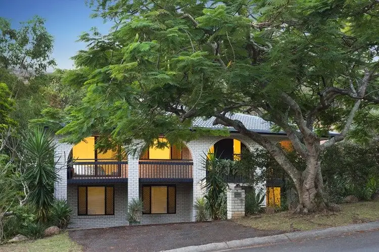 9 Tamarix Street, Chapel Hill QLD 4069