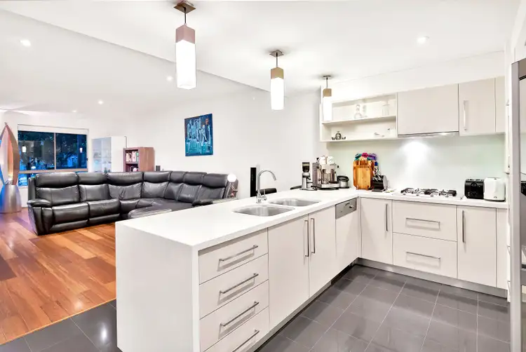 712/3-5 Pendraat Parade, Hope Island QLD 4212