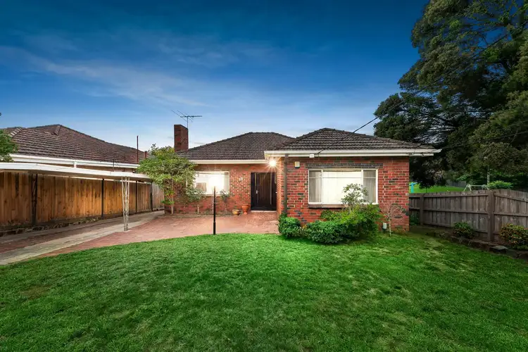 15 Waratah Avenue, Burwood VIC 3125