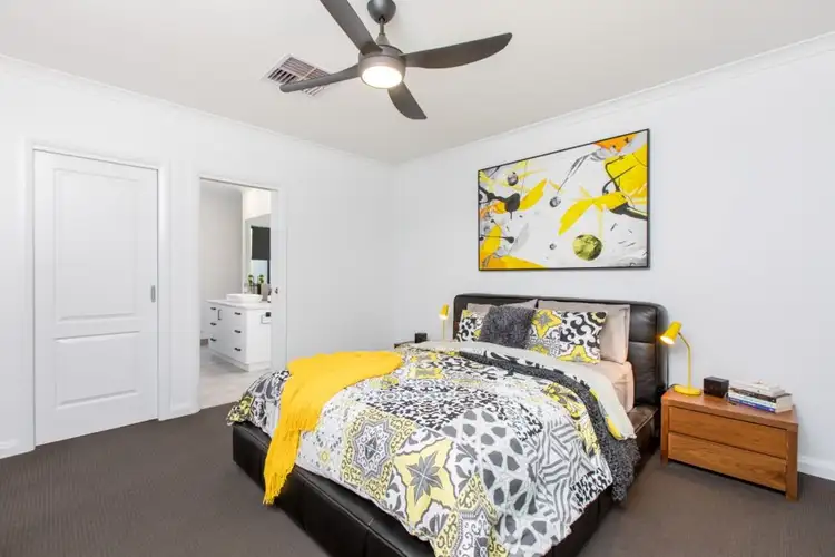 Fifth view of Homely house listing, 15 Karalanza Drive, Mildura, Mildura VIC 3500