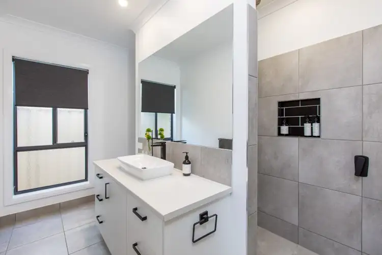 Sixth view of Homely house listing, 15 Karalanza Drive, Mildura, Mildura VIC 3500