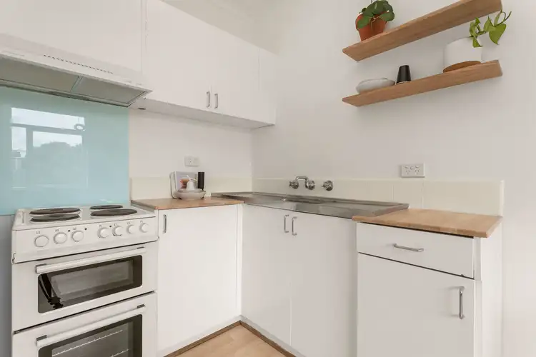 Fifth view of Homely apartment listing, 15/9 South Terrace, Clifton Hill VIC 3068