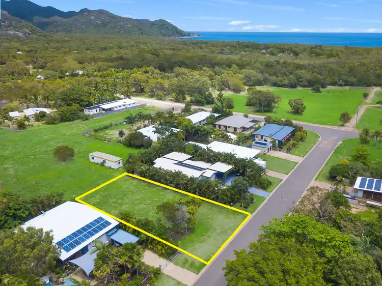 7 Pirie Street, Horseshoe Bay QLD 4819