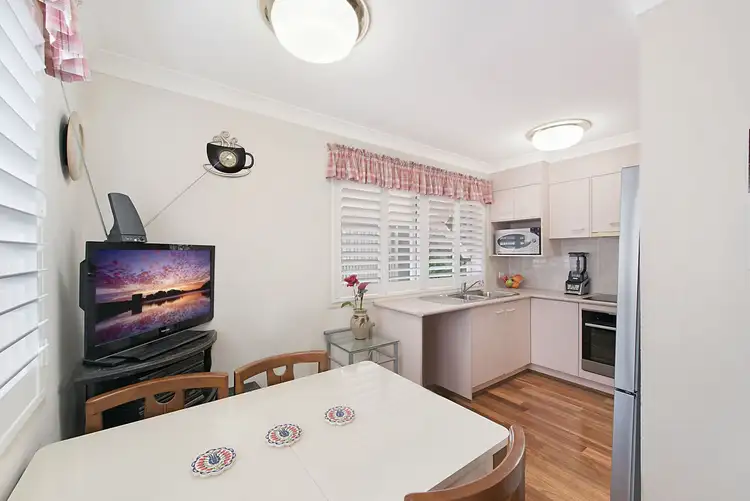 Third view of Homely townhouse listing, 2/45 Howsan Street, Mount Gravatt East QLD 4122