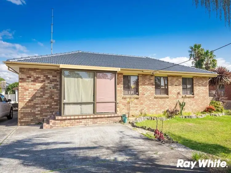 70 Benaud Crescent, Warilla NSW 2528