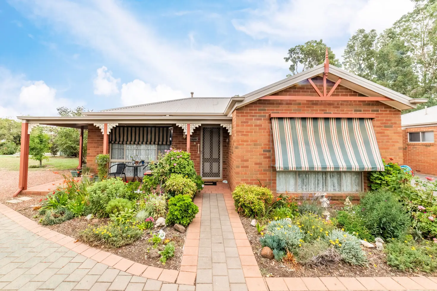 Main view of Homely house listing, 1/9 Laxdale Court, Kangaroo Flat VIC 3555