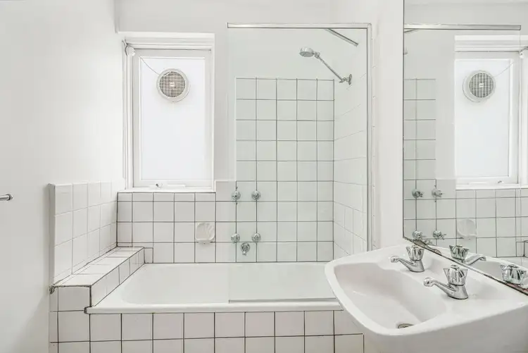 Sixth view of Homely apartment listing, 5/124A Barkers Road, Hawthorn VIC 3122