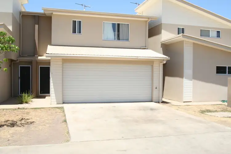 Main view of Homely unit listing, 2/6 Sullivan Street, Emerald QLD 4720