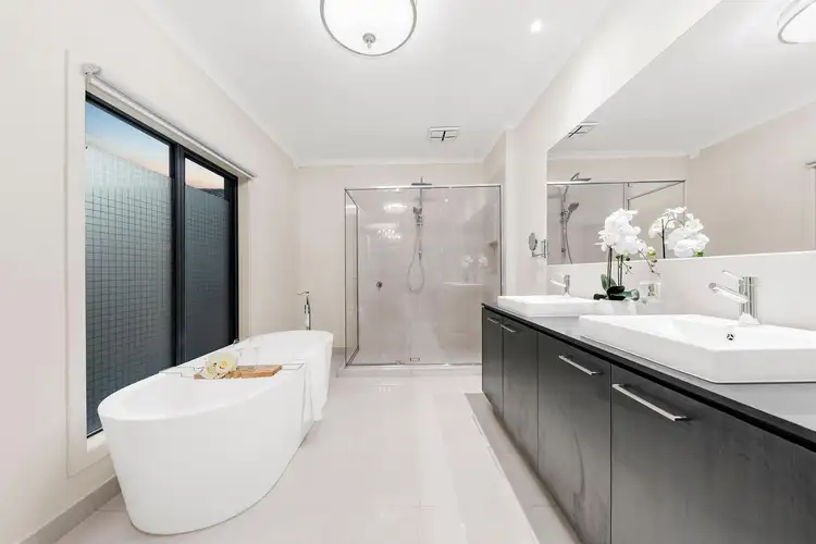 Fifth view of Homely house listing, 7 Chilcote Court, Box Hill South VIC 3128