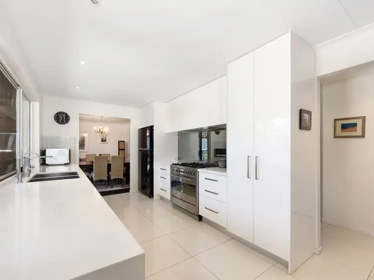 131 Treeview Drive, Burleigh Waters QLD 4220