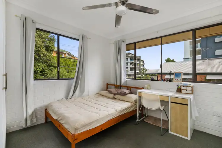 Fifth view of Homely unit listing, 4/17 York Street, Indooroopilly QLD 4068