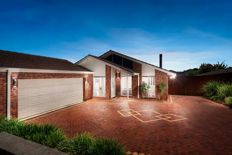 370 Dandelion Drive, Rowville VIC 3178