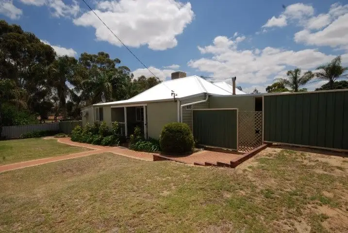 1 Martin Street, Narrogin WA 6312