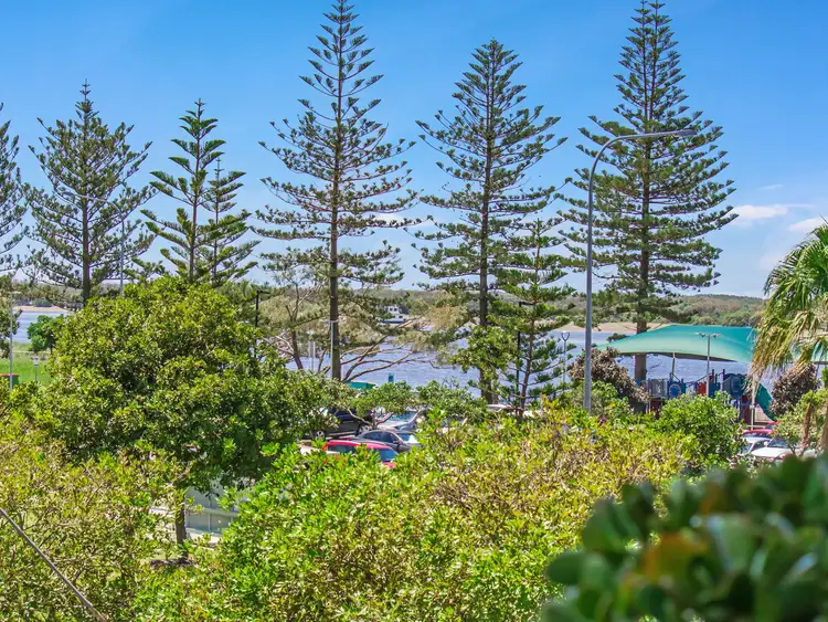 7/4 Broad Street, Labrador QLD 4215