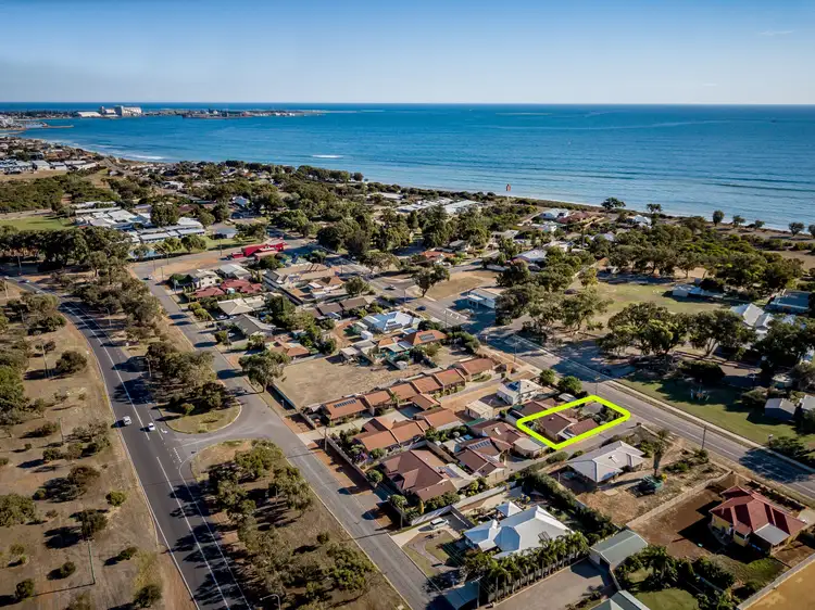 2/396 Chapman Road, Bluff Point WA 6530