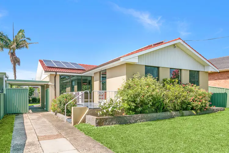 6 Beveridge Street, Albion Park NSW 2527