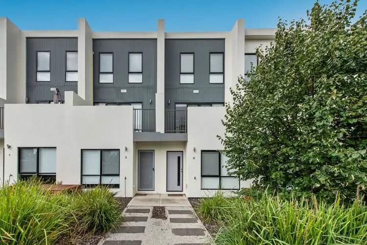 6/17 Edgeware Close, Pakenham VIC 3810