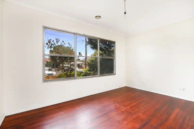 Fifth view of Homely house listing, 6 Nyah Court, Dallas VIC 3047