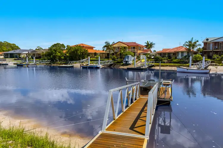 1/2 Nabilla Court, Yamba NSW 2464