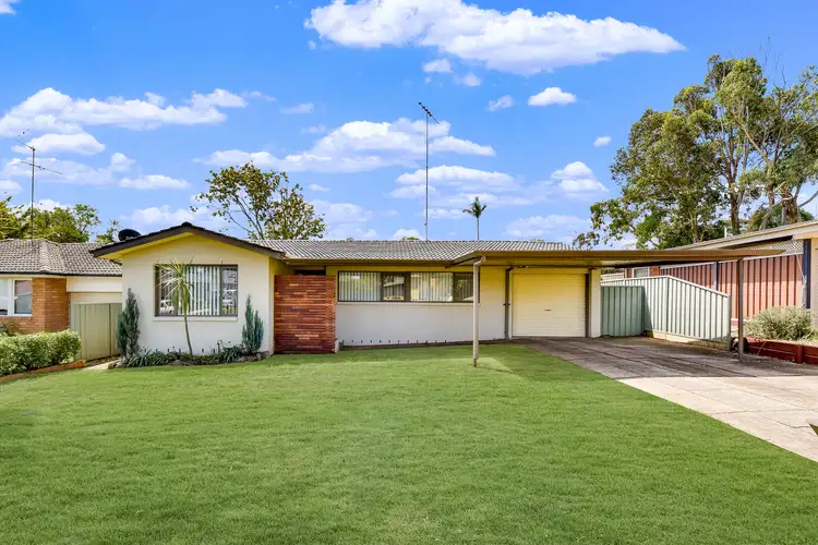 10 Tallowwood Crescent, Bradbury NSW 2560