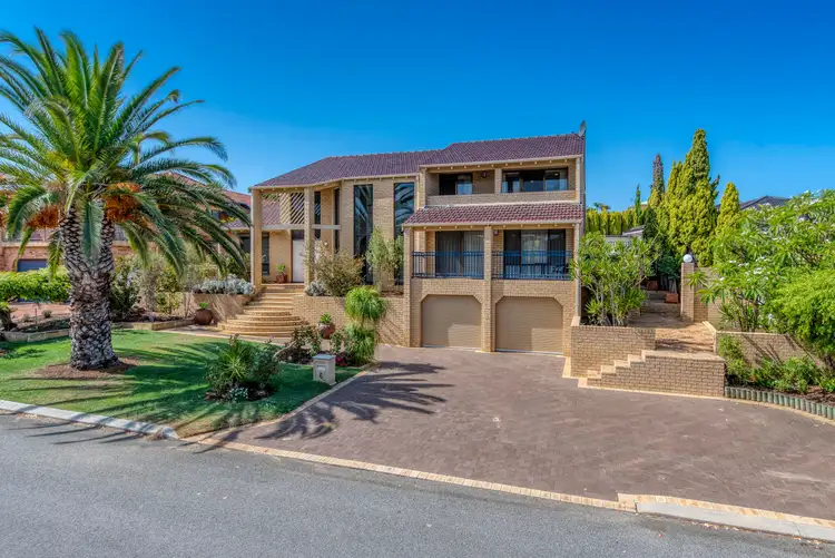 6 Holbrook Gardens, Carine WA 6020
