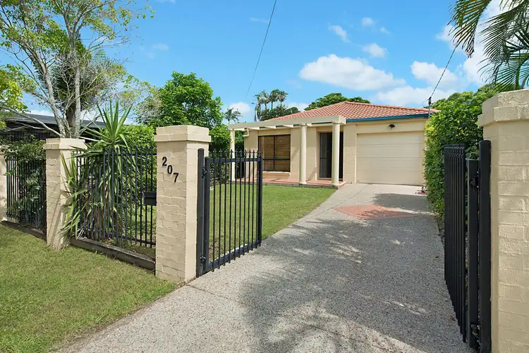 207 Long Street East, Graceville QLD 4075