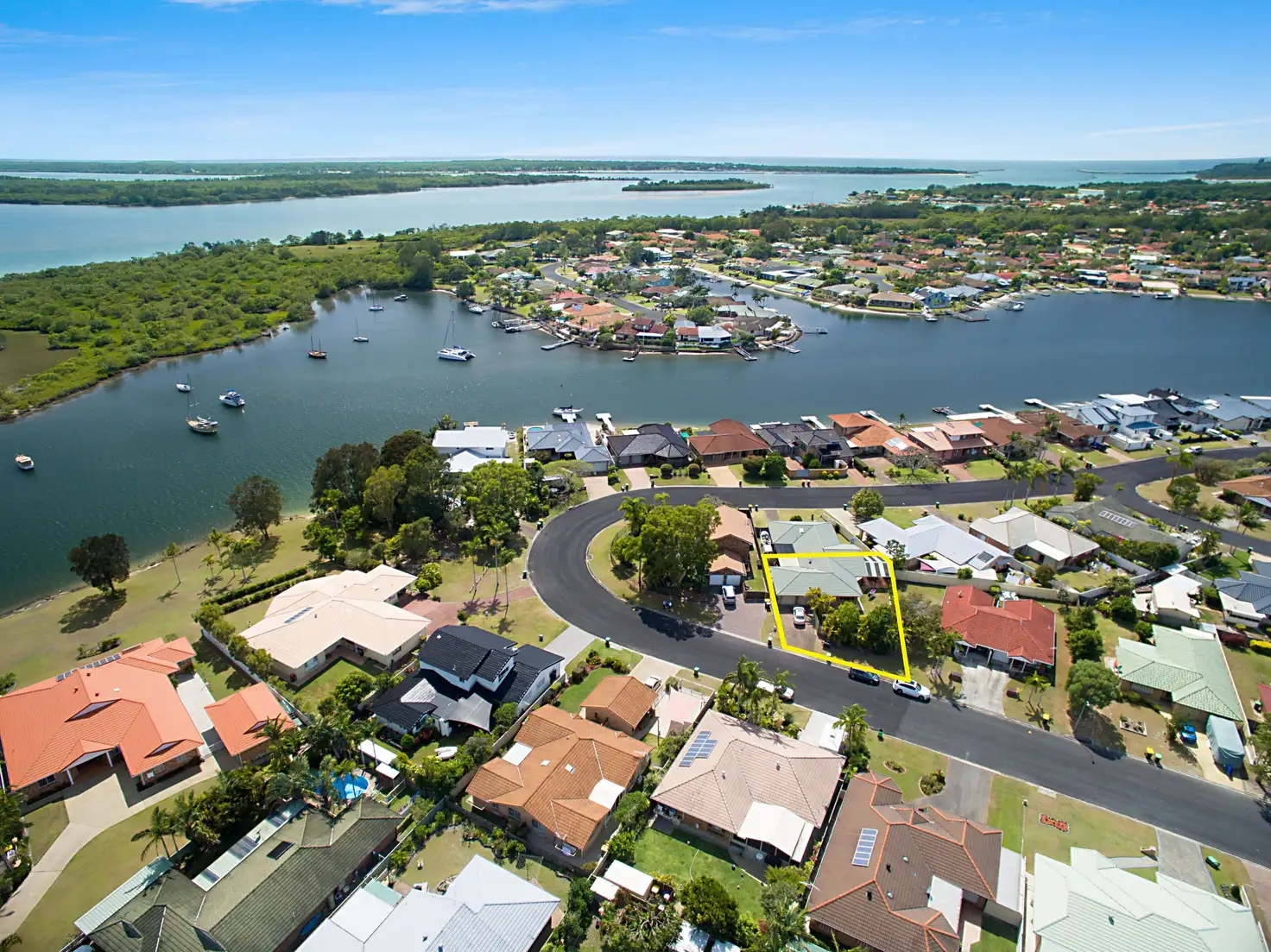Main view of Homely semi-detached listing, 1/33 Acacia Circuit, Yamba NSW 2464