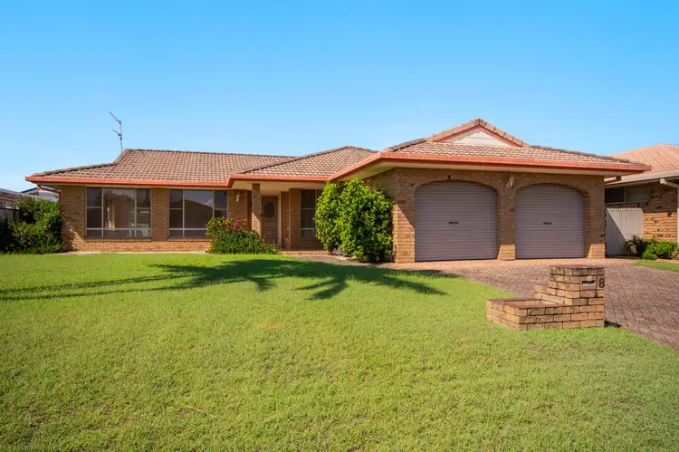 8 Heron Court, Yamba NSW 2464