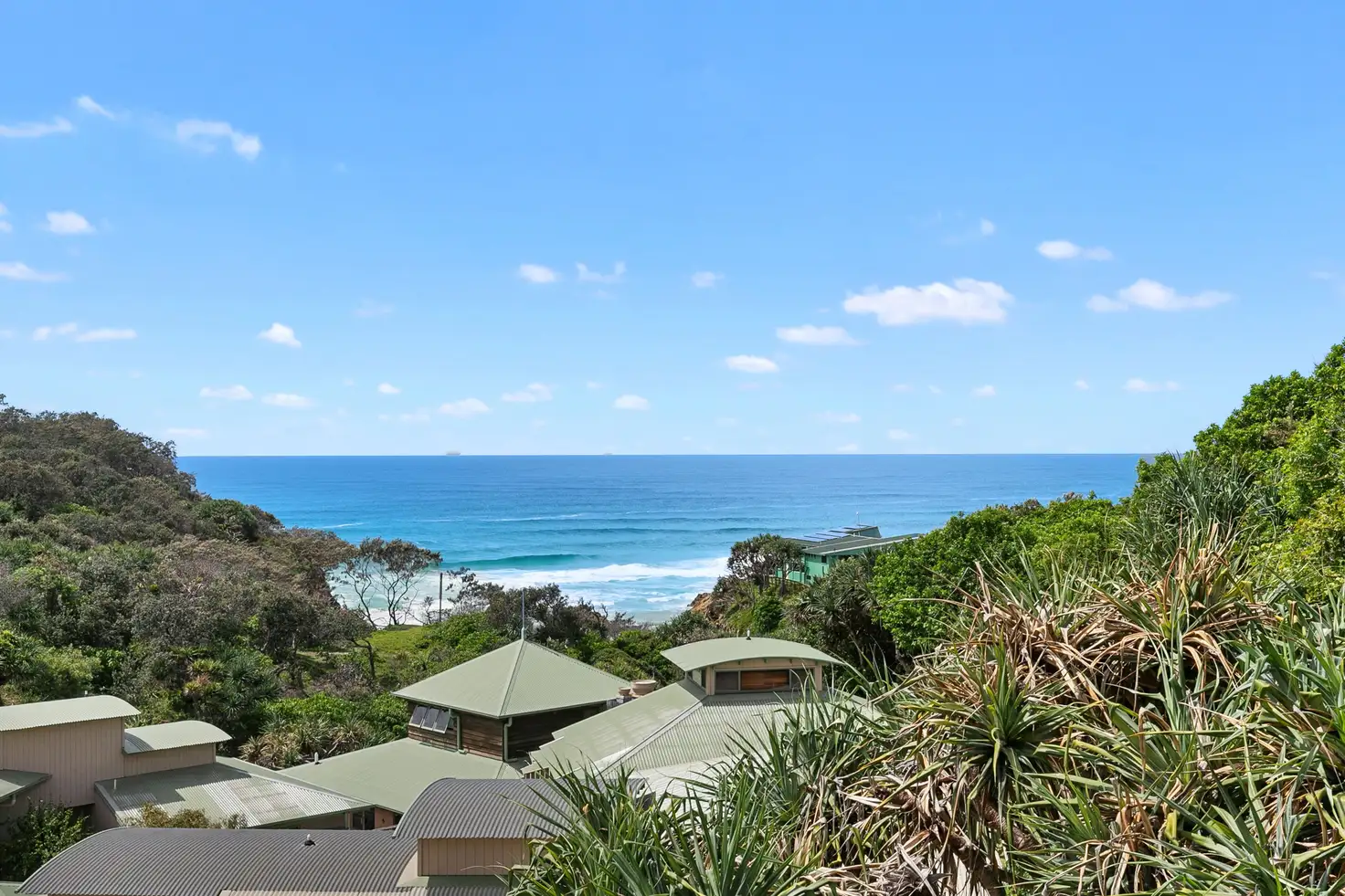 Main view of Homely unit listing, 18/1-5 Samarinda Drive, Point Lookout QLD 4183