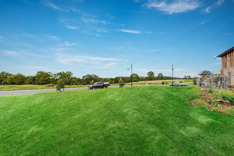 34 Lincoln Way, Doreen VIC 3754